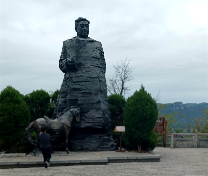 瞻仰賀龍元帥.jpg